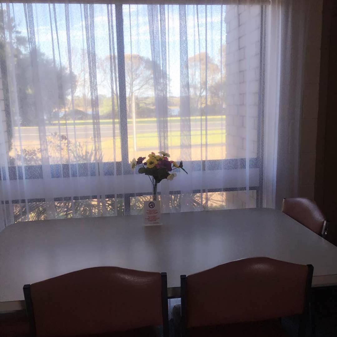 Black Swan Motor Inn Lakes Entrance Exterior foto