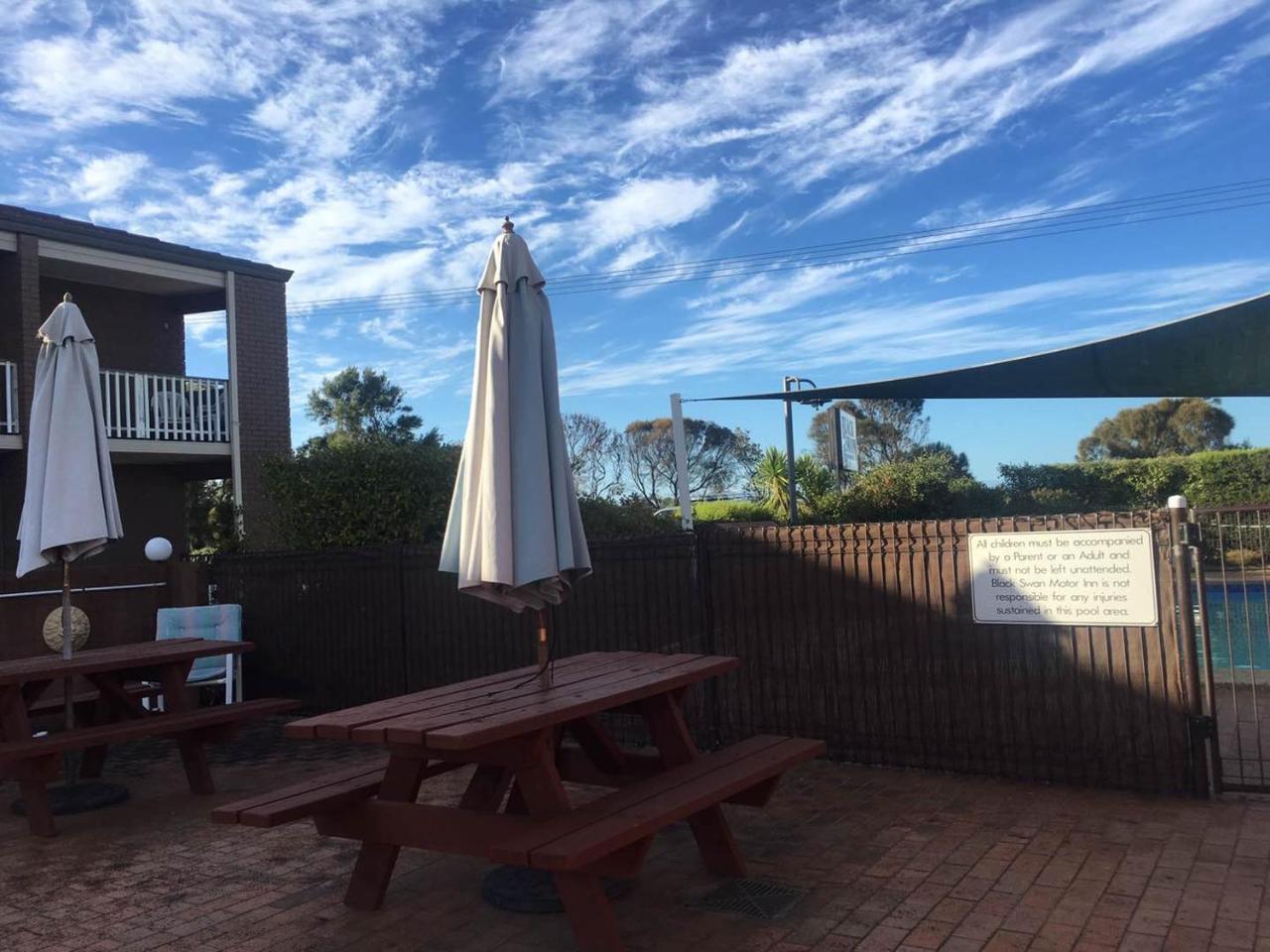 Black Swan Motor Inn Lakes Entrance Exterior foto