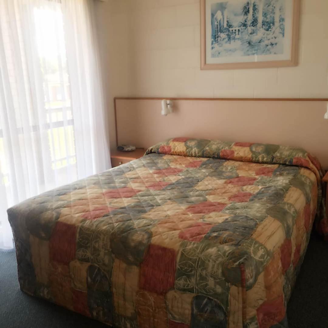 Black Swan Motor Inn Lakes Entrance Exterior foto